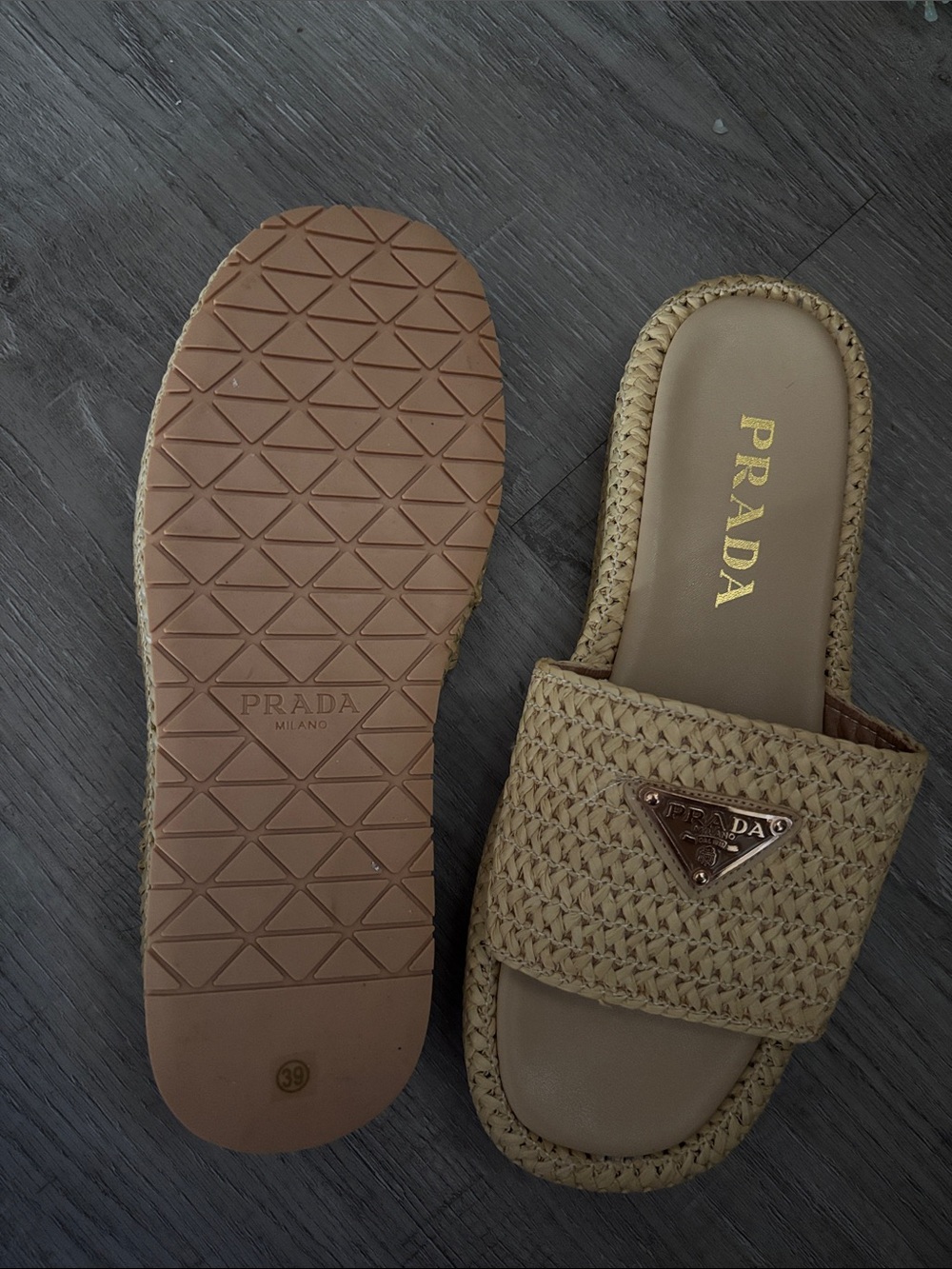 Authentic Prada women Crochet Slide Sandals in Natural Beige with Gold Logo - Picture 5 of 5